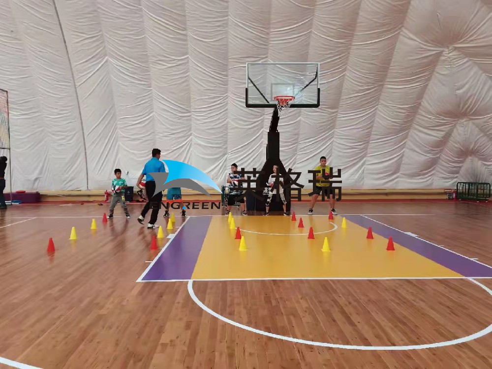 氣膜建筑搭建的室內籃球館，實惠又安全